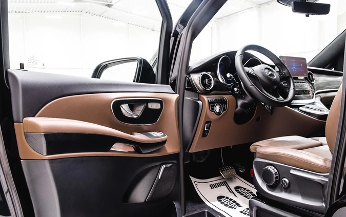 Mercedes-Benz Klasa V cena 573180 przebieg: 15, rok produkcji 2023 z Wałcz małe 154